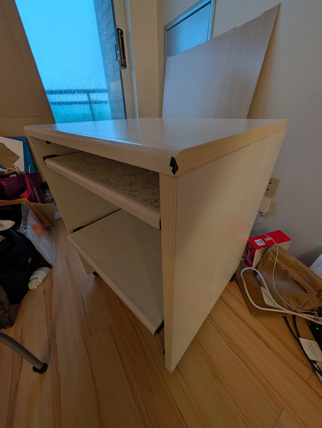 White Rolling Computer Desk