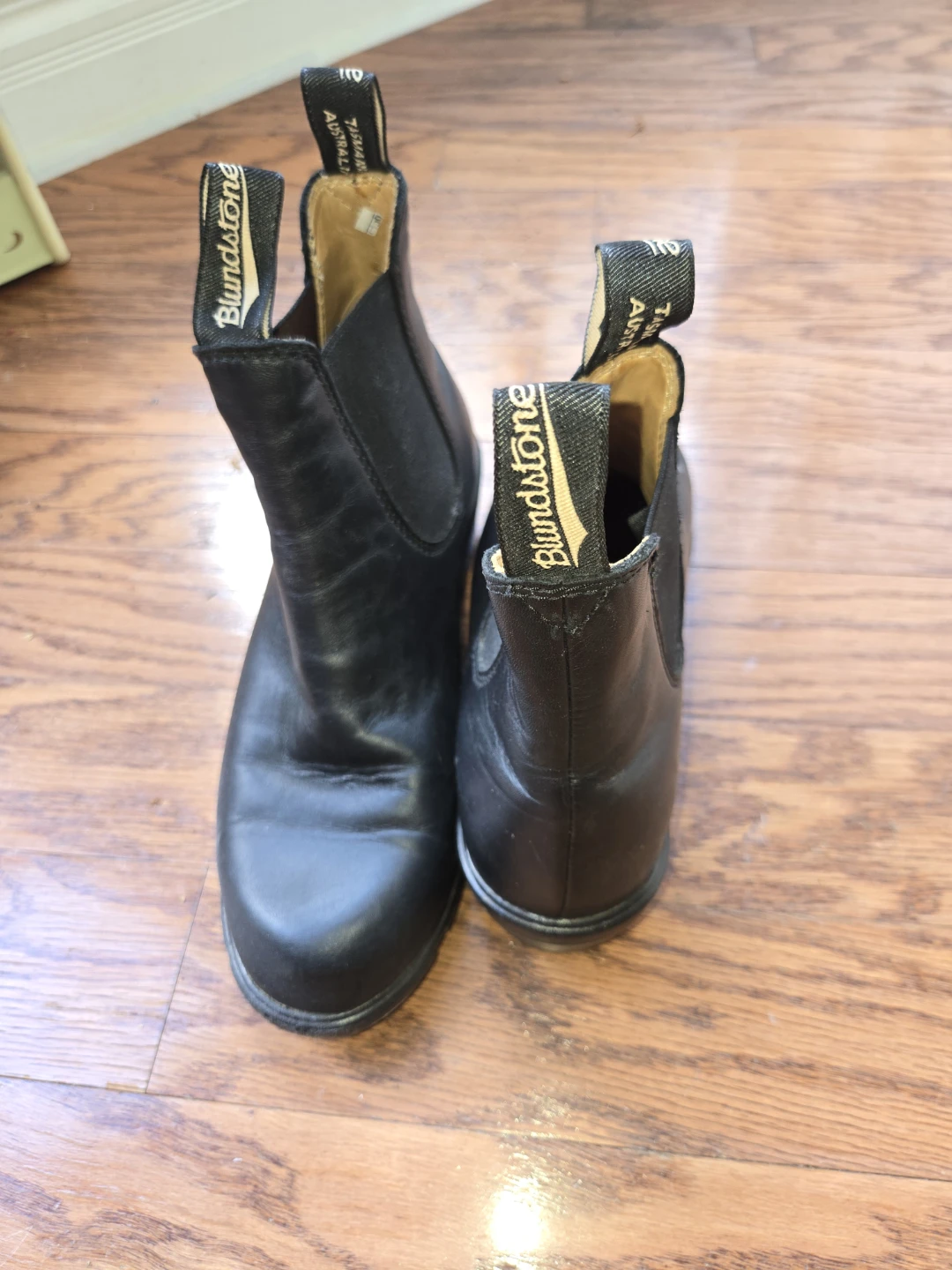 Blundstone Black Leather Chelsea Boots
