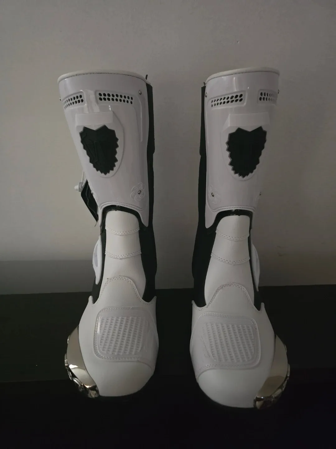 JG-WOLVES Motorcycle Boots - White/Black