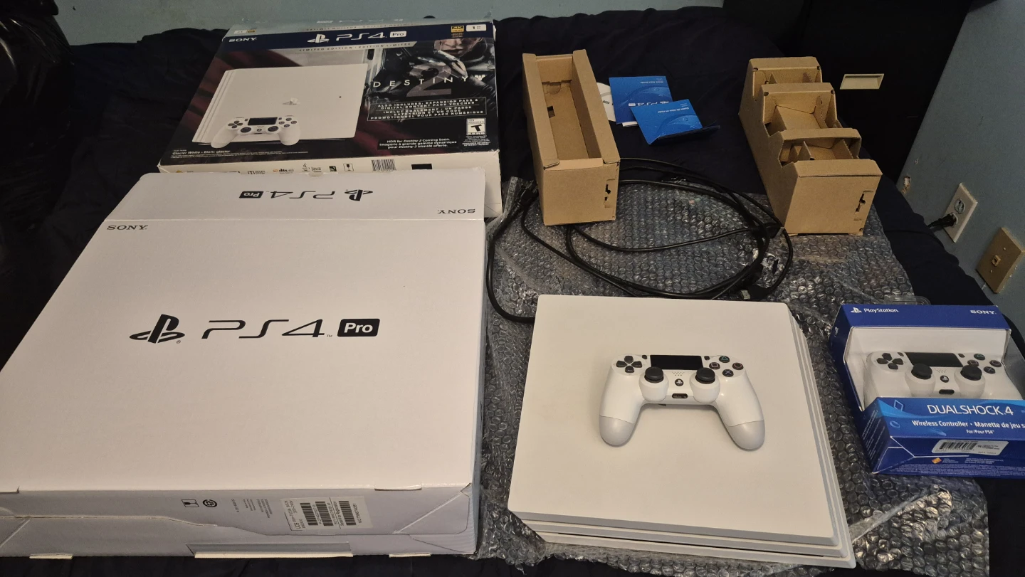 Selling both PS4 and Nintendo switch complete in box - photo 2