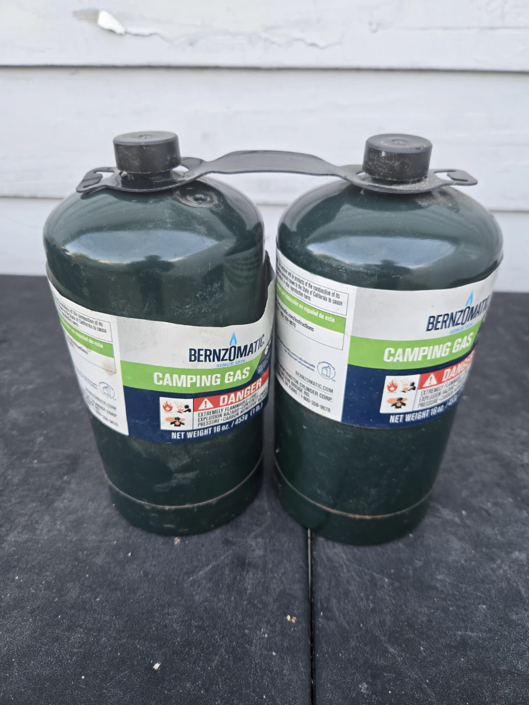 2 Bernzomatic Camping Gas Propane Fuel Canisters - 16 oz - photo 2