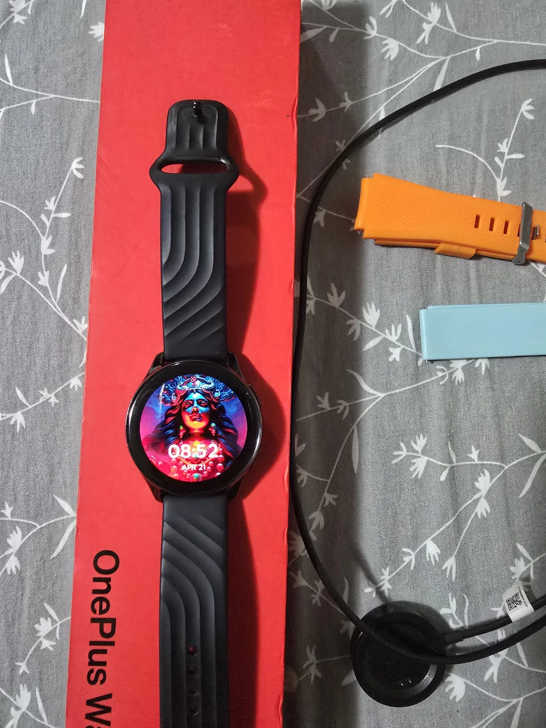 OnePlus First Gen Smartwatch with Box and Charger