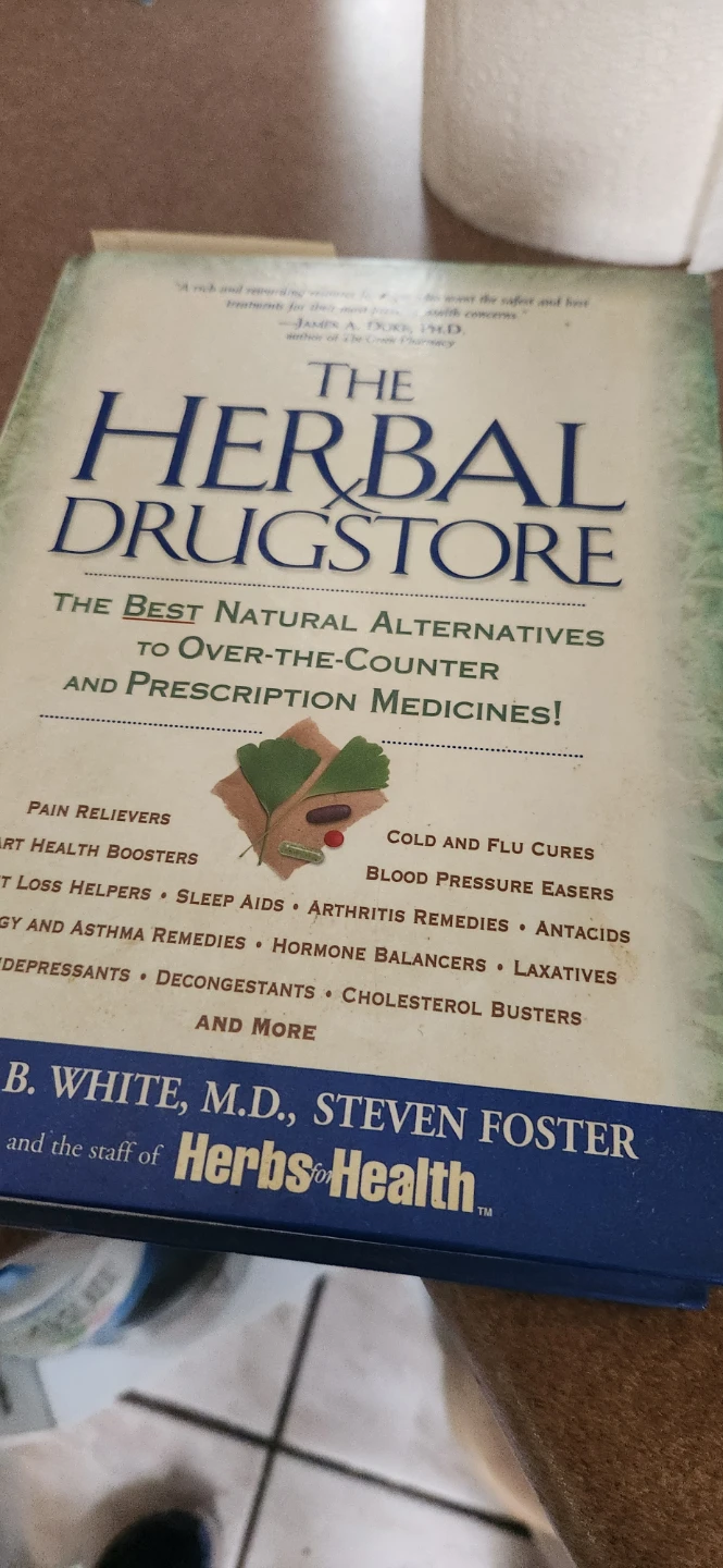 The Herbal Drugstore: The Best Natural Alternatives - photo 2