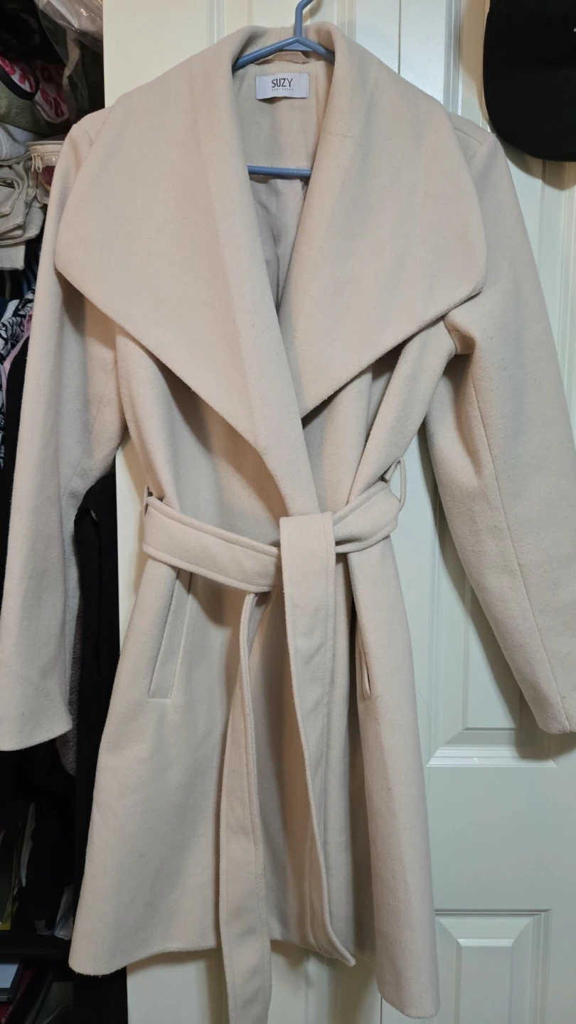 SUZY Women's Beige Belted Coat