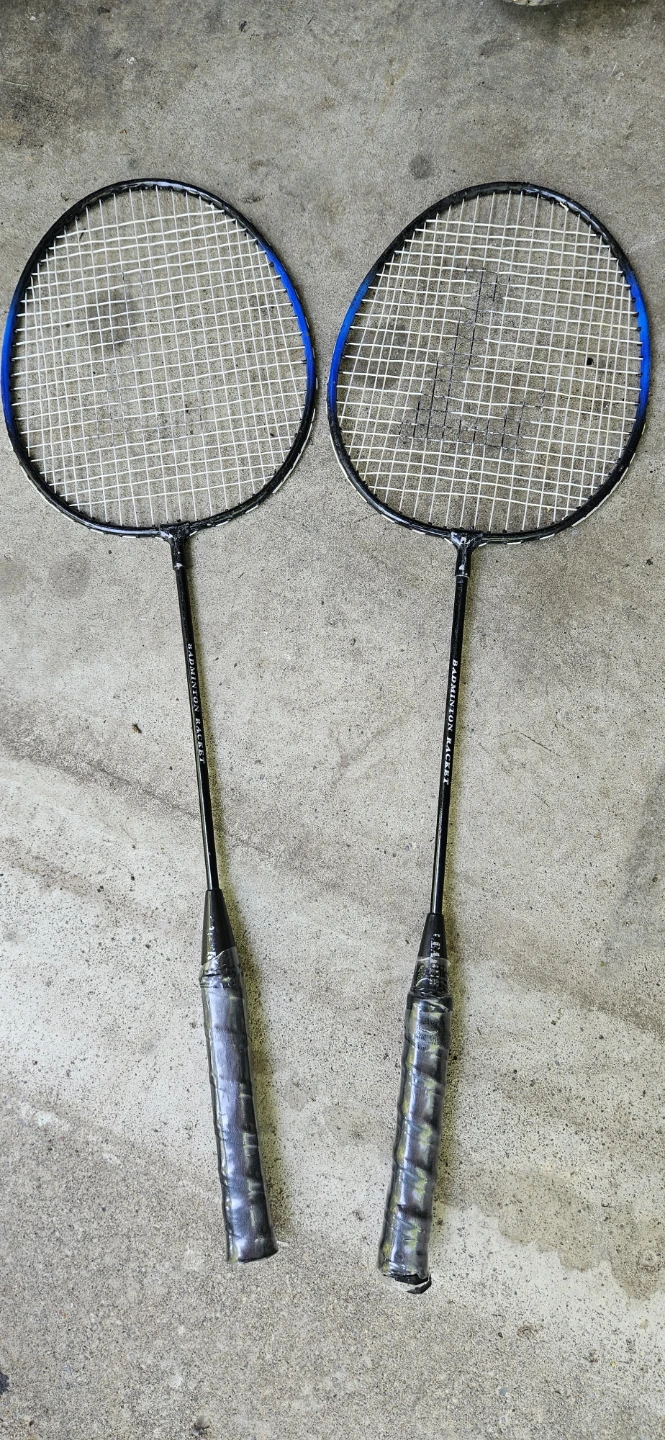 Badminton Shuttlecocks & 5 Racquets
