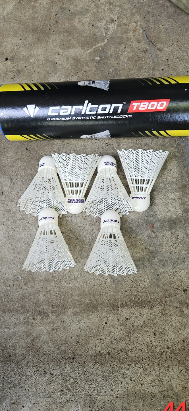 Badminton Shuttlecocks & 5 Racquets - photo 5