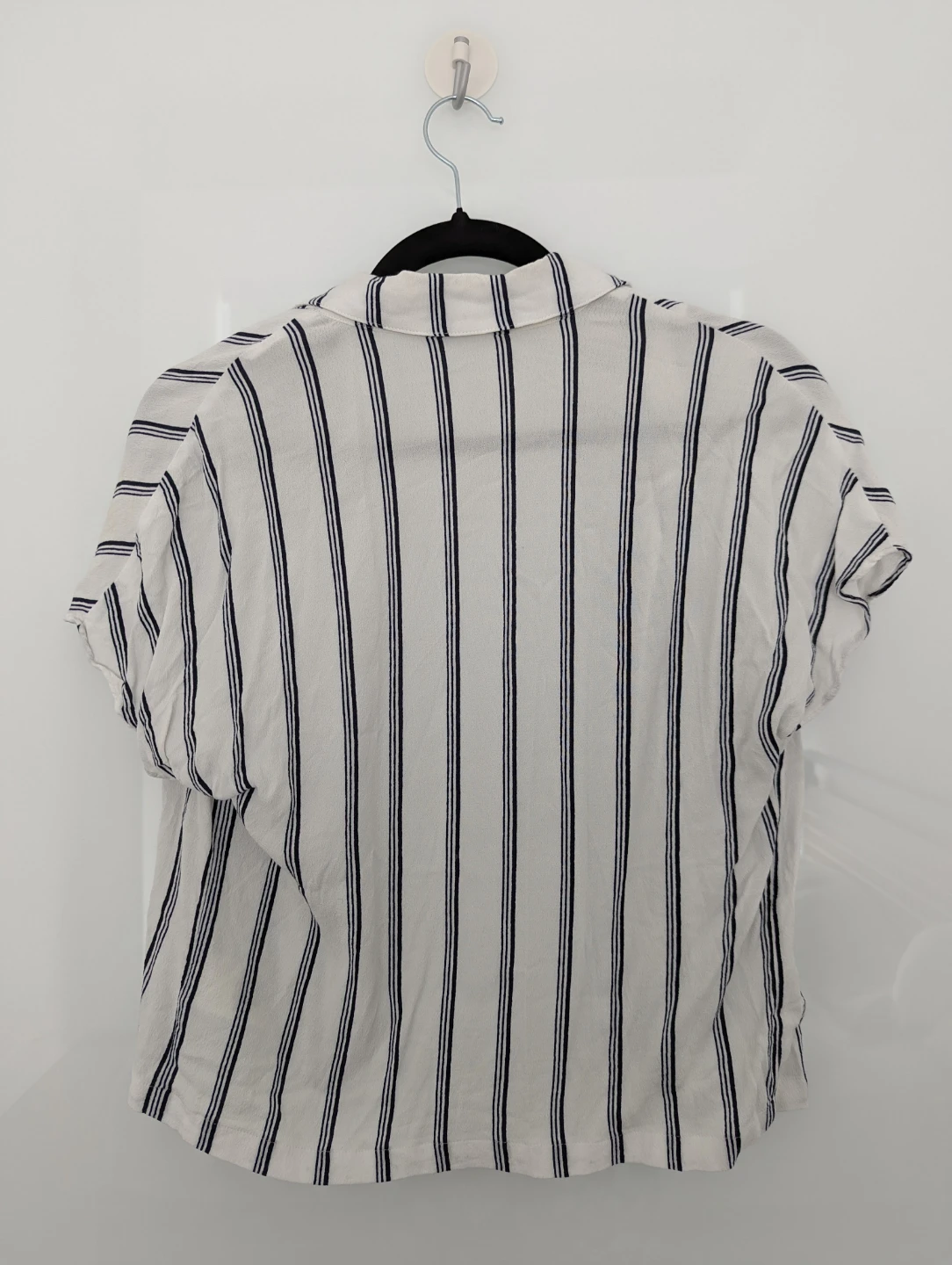 Wildfired Free xS White and Blue Striped Button-Up Shirt - photo 2