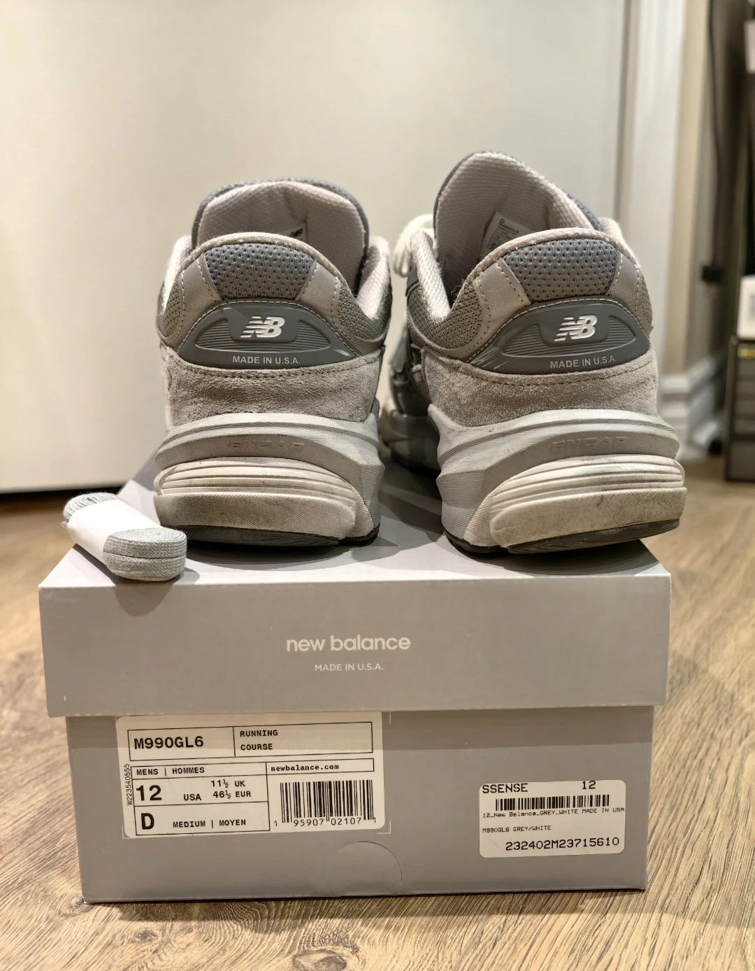 Like New Men's New Balance 990v6 Sneakers - US Size 12 - photo 4