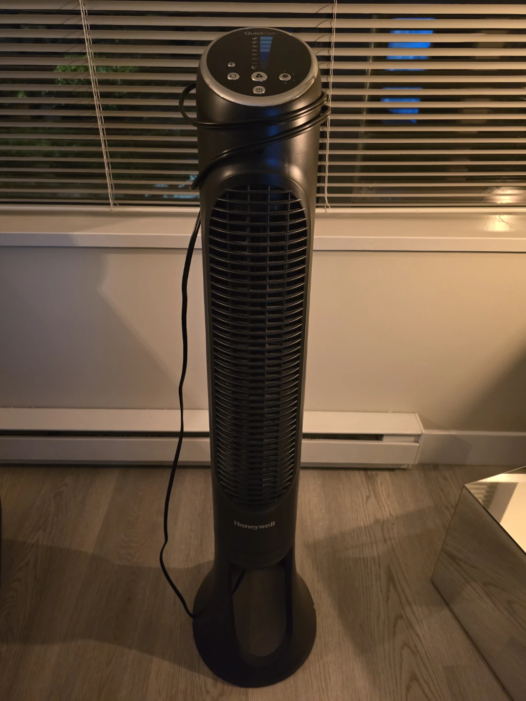 Honeywell Quietset 8-Speed Tower Fan - photo 2