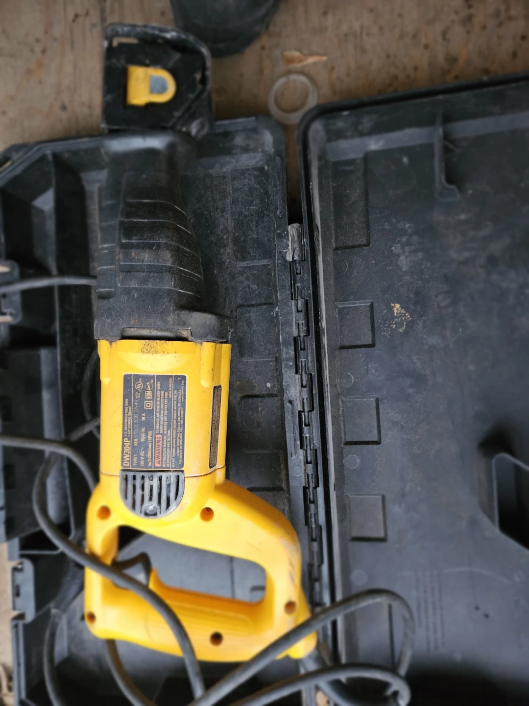 DeWalt DW304P Reciprocating Saw with Case - photo 3