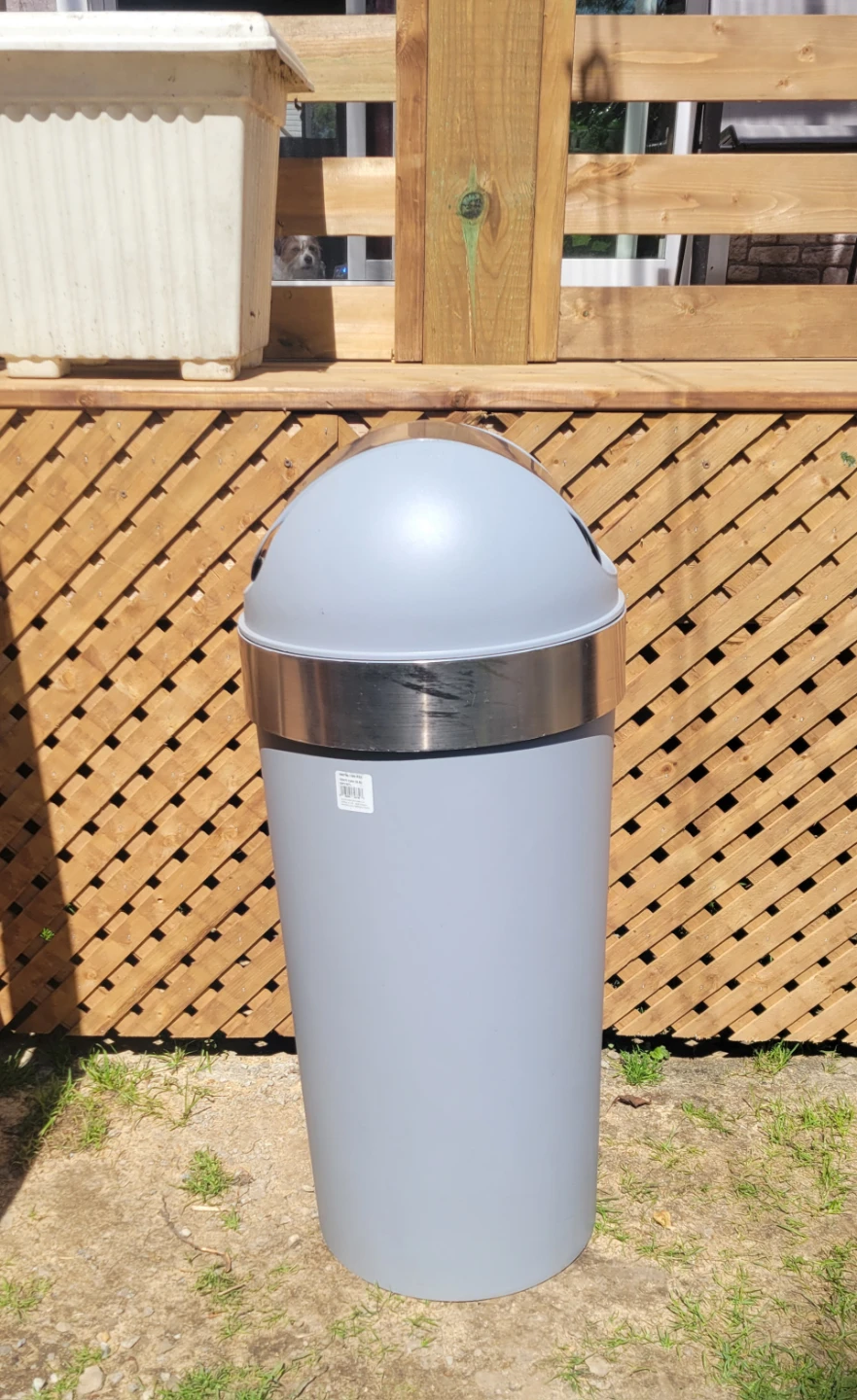 Umbra 16.5 Gallon Garbage Bin