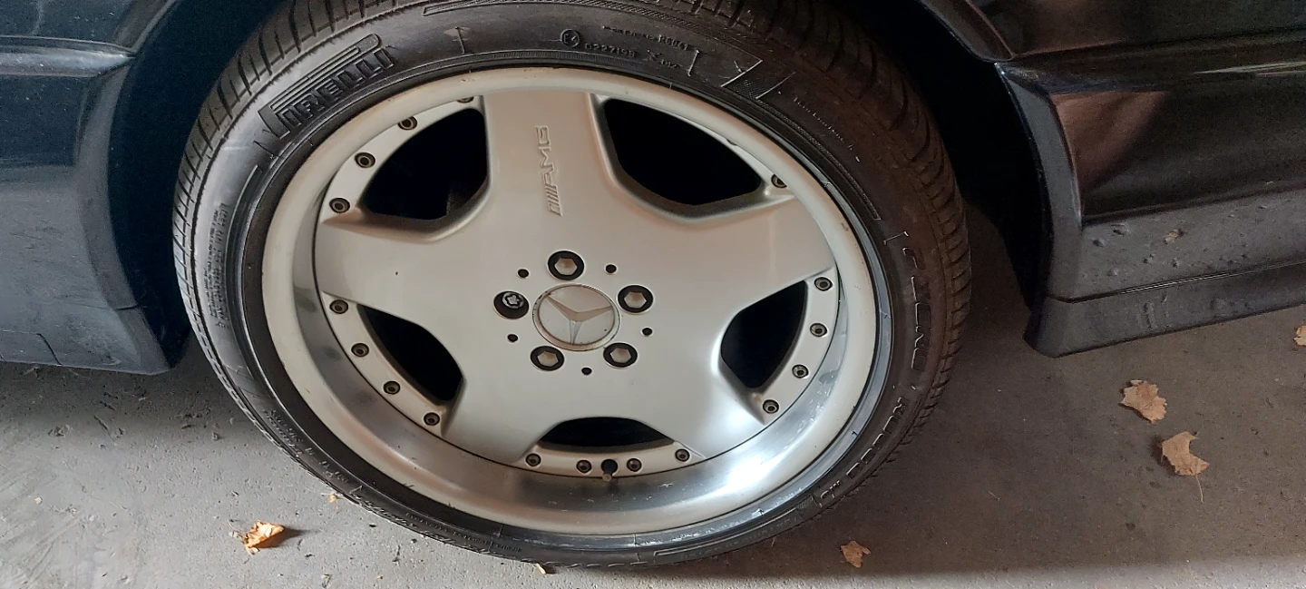 Mercedes-Benz AMG Alloy Wheel with Pirelli Tire
