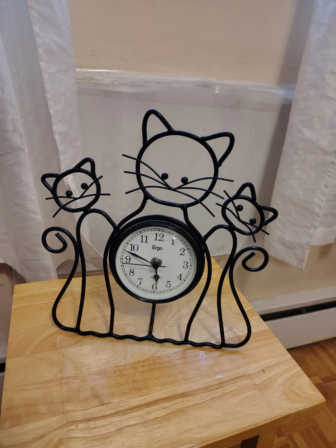 Ergo Cat Metal Mantel Clock