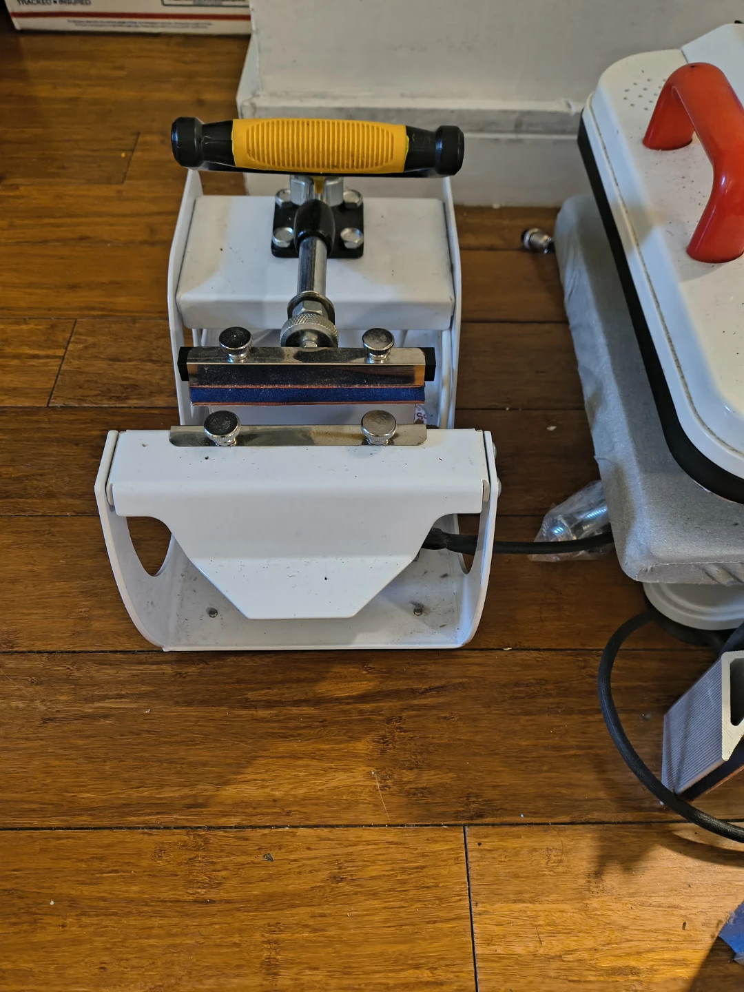 Vevor Heat Press Machine with Accessories - photo 3