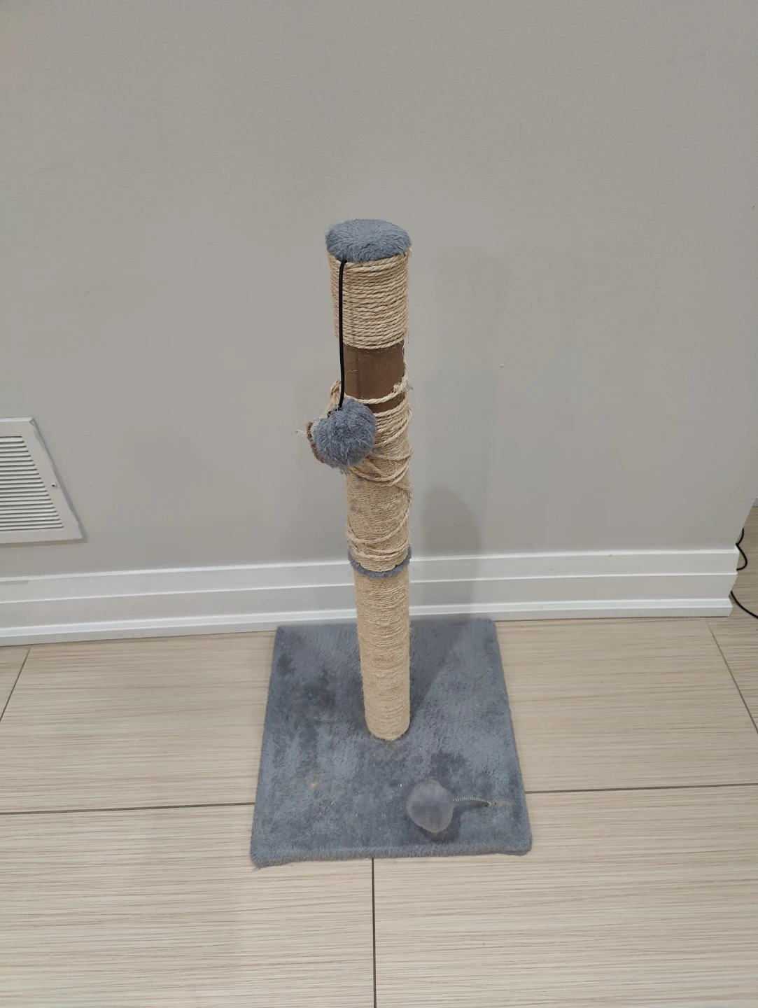 Scratching post