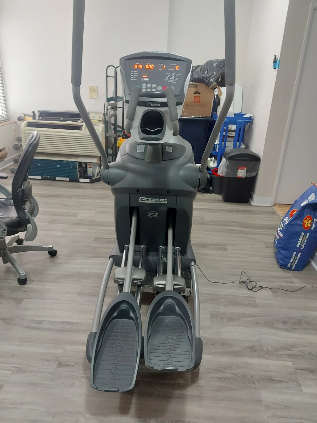Octane Fitness Elliptical Pro 350 - photo 2