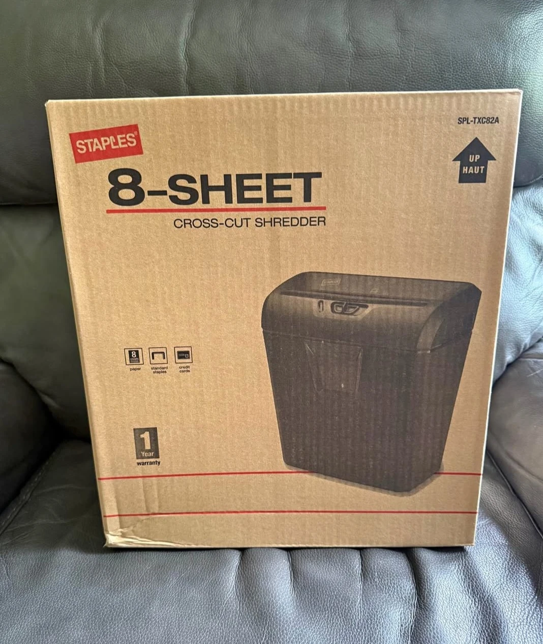 SHREDDER.NEW IN BOX 8-Sheet Cross-Cut Shredder.