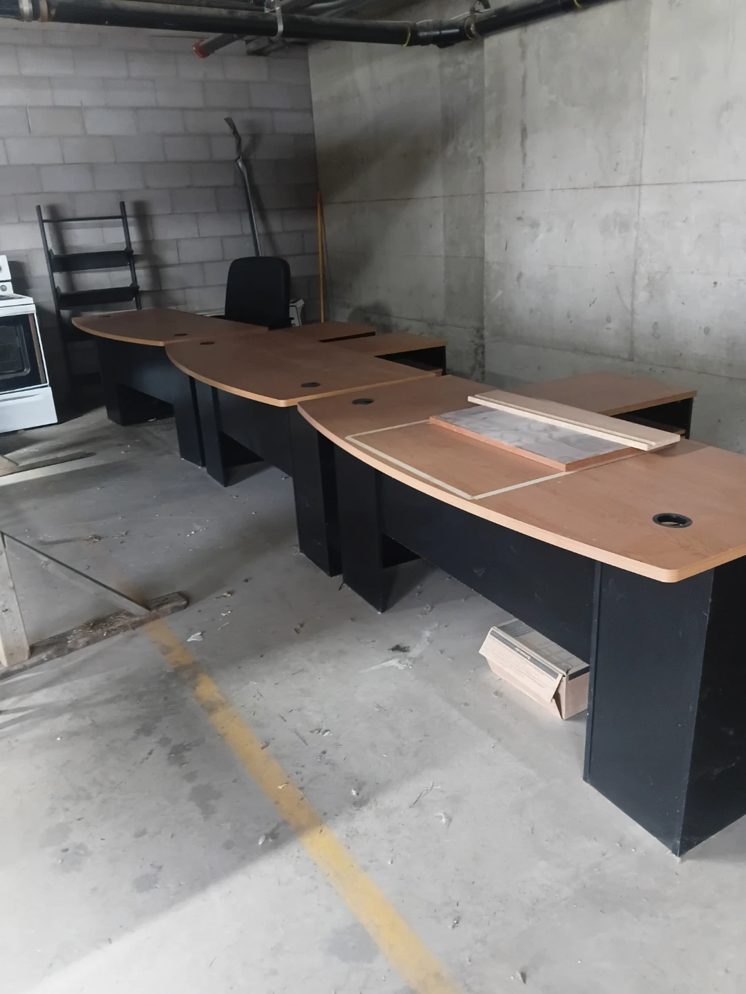 3 office desks - photo 3