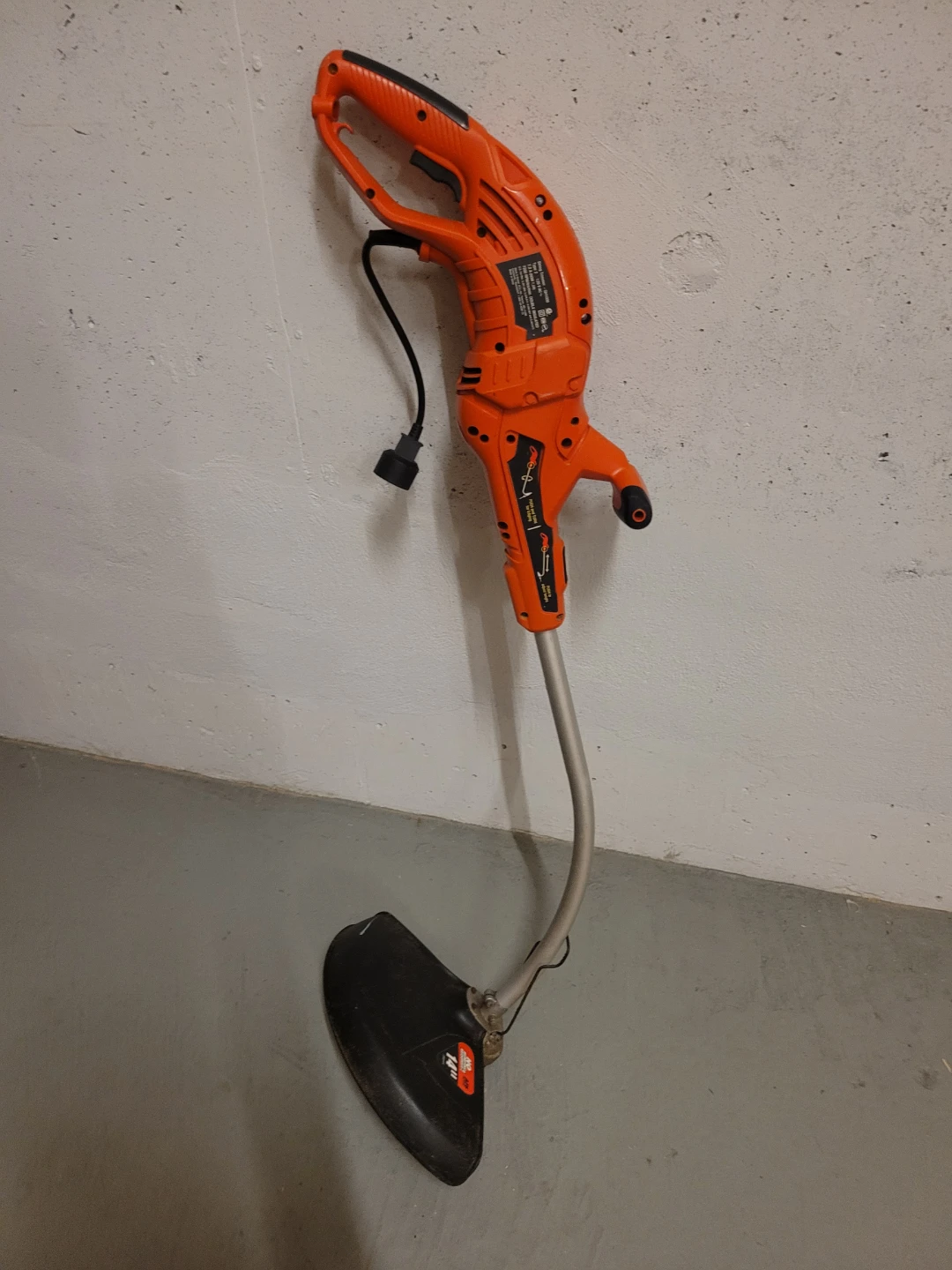 Black & Decker GH1000 String Trimmer