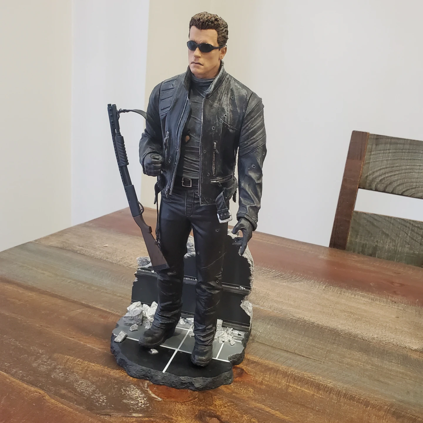 Terminator T-800 Statue