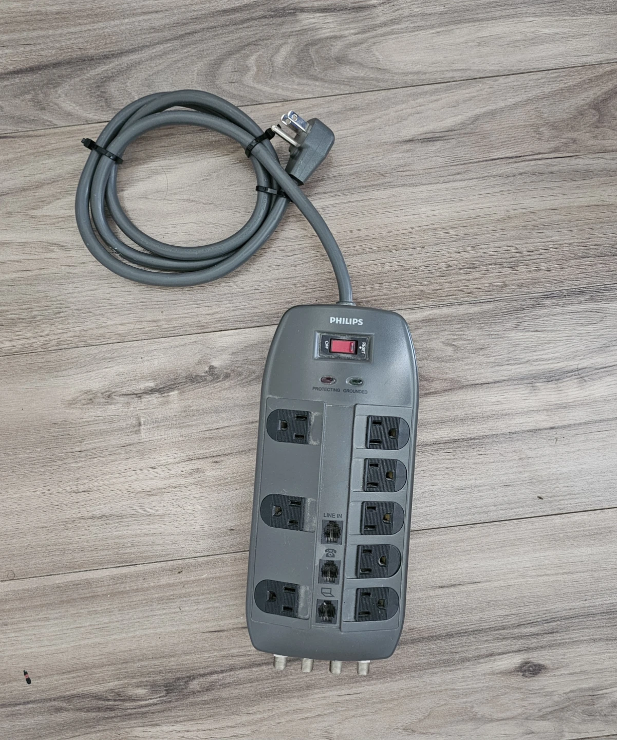 Philips Surge Protector Power Strip