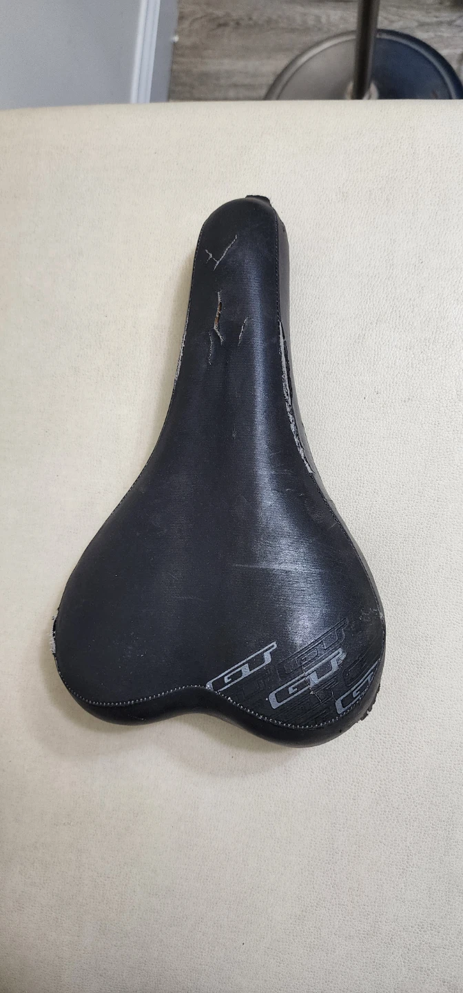 GT Bicycle Bike Seat - photo 2
