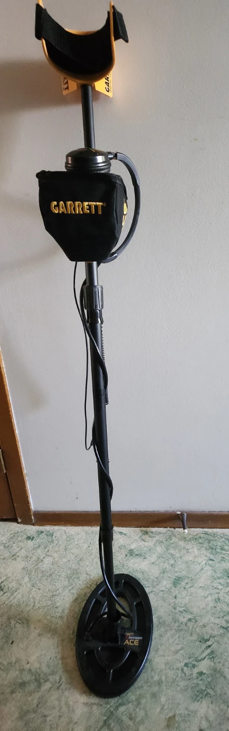 Garrett ACE 300i Metal Detector