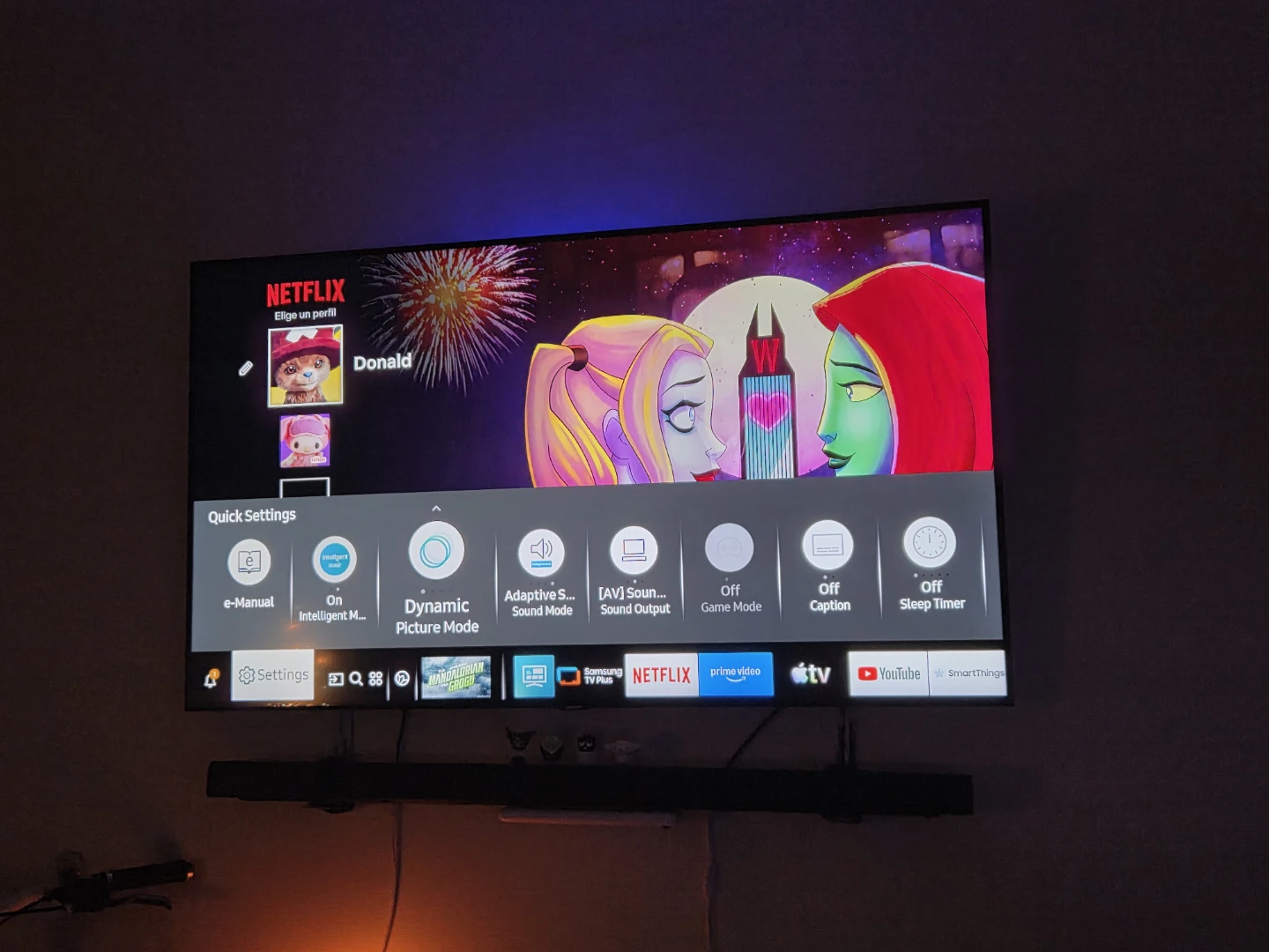 Samsung Smart TV Q6R-Series 55"