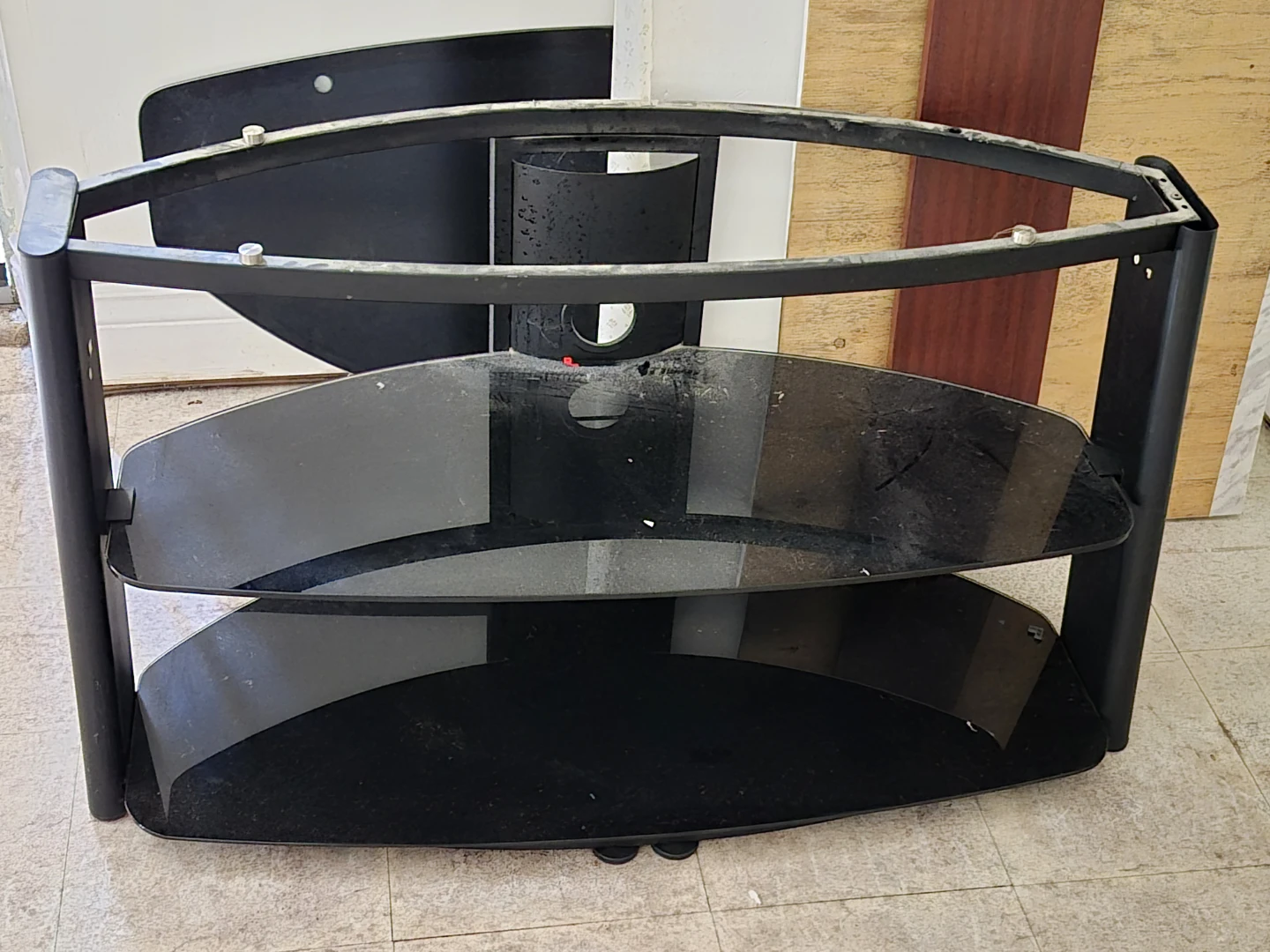 Samsung TV 42 inc with stand - photo 3