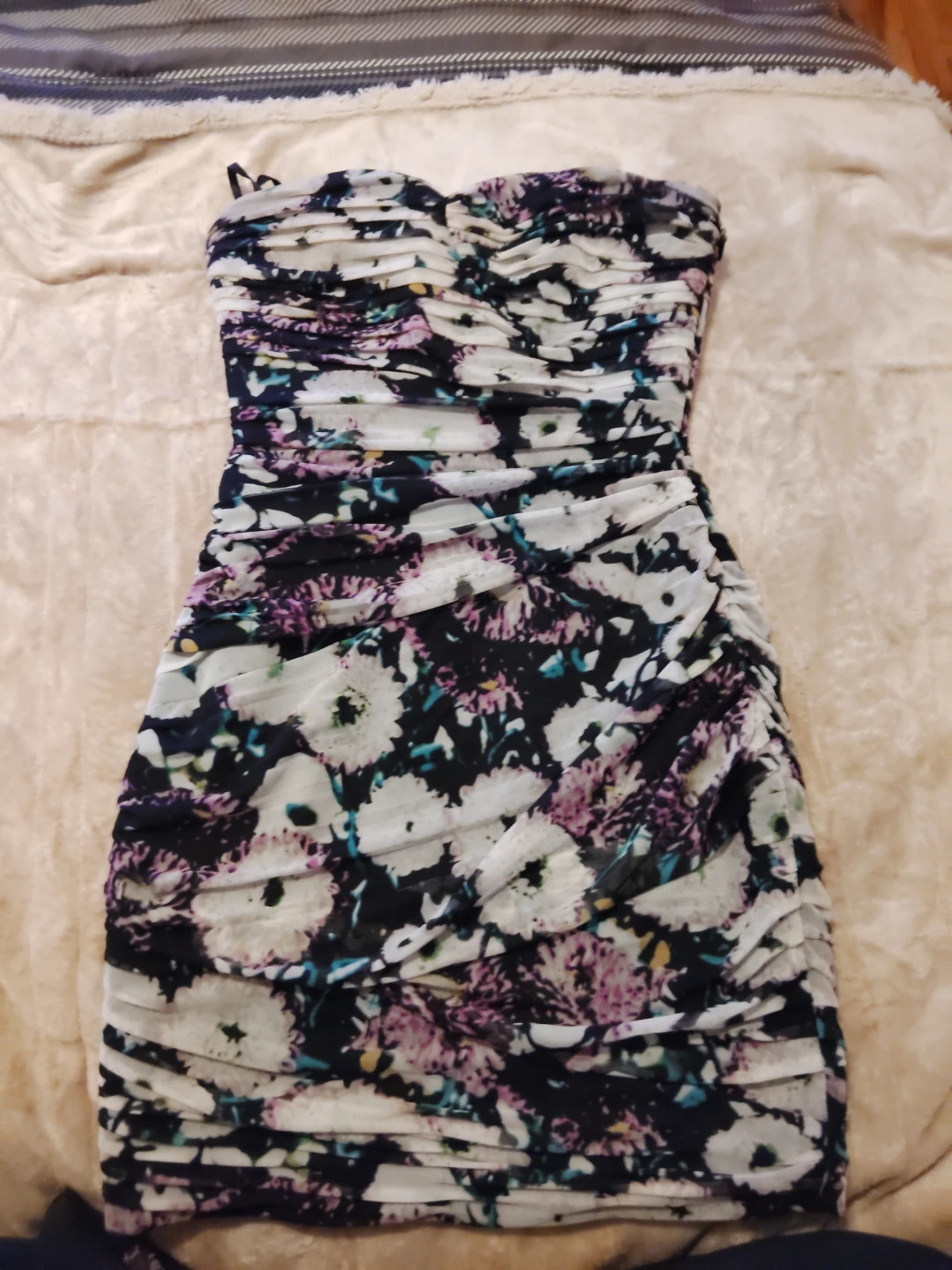 BCBGMAXAZRIA Floral Ruched Strapless Dress - photo 2