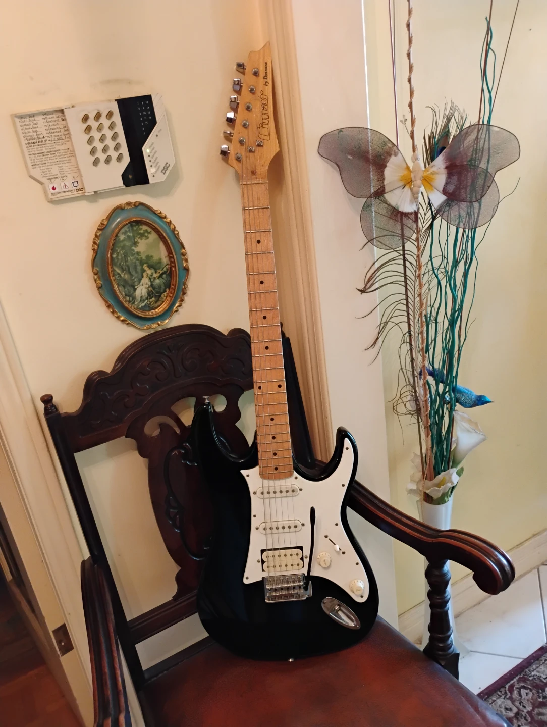 Vintage electric guitar - photo 3