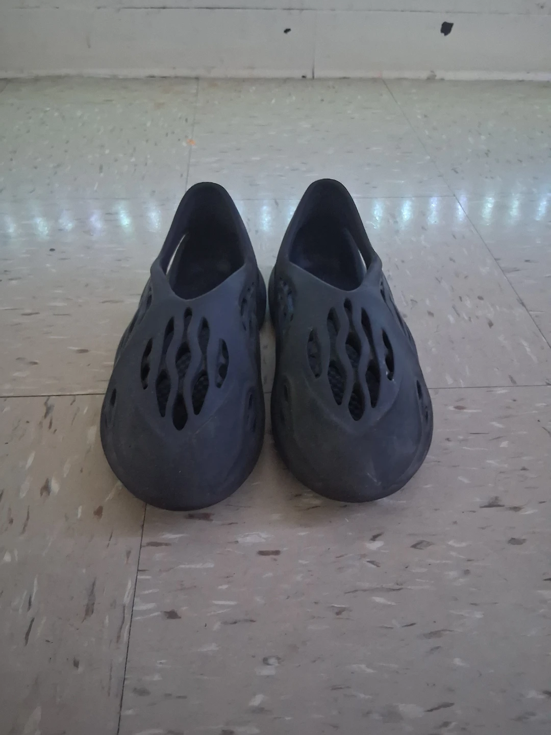 Black Foam Runner Shoes, Size 7 - photo 2