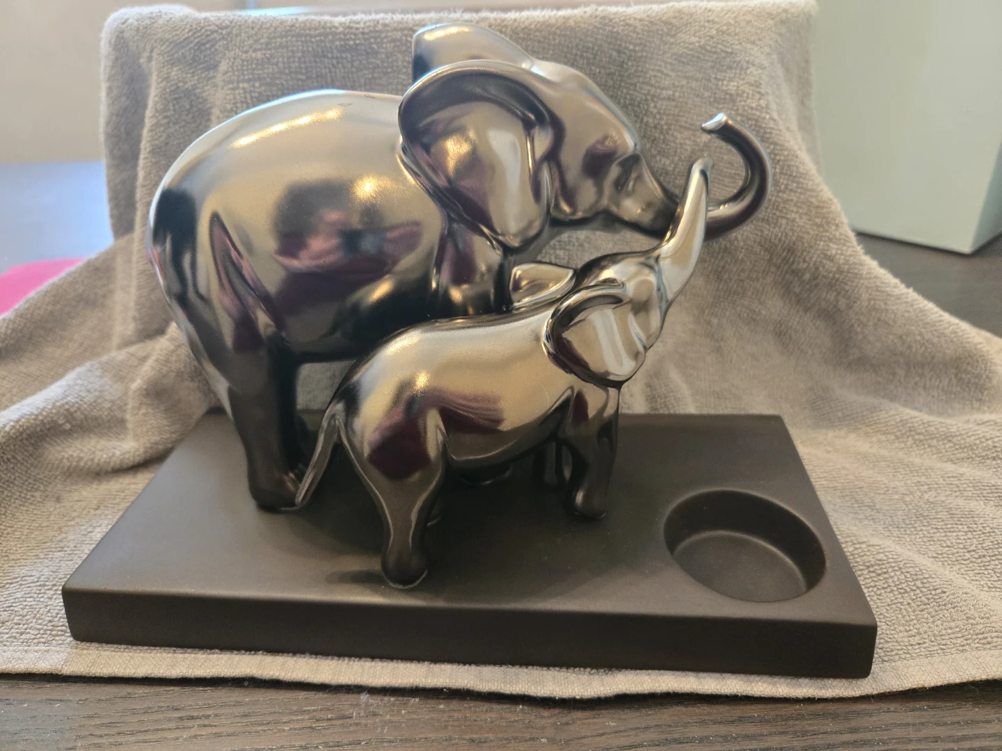 PartyLite Majestic Pride Elephant & Baby Tealight Holder