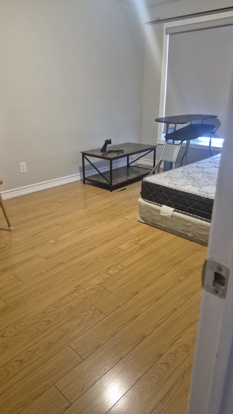 One room onthe upper floor for rent