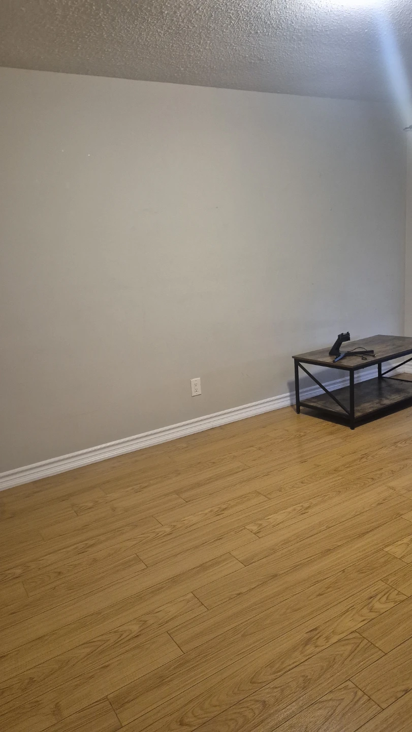 One room onthe upper floor for rent - photo 5