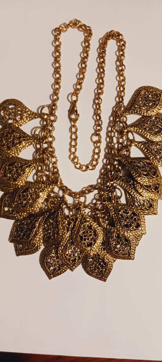 New !! Gold Tone Filigree Leaf Statement Necklace - photo 5