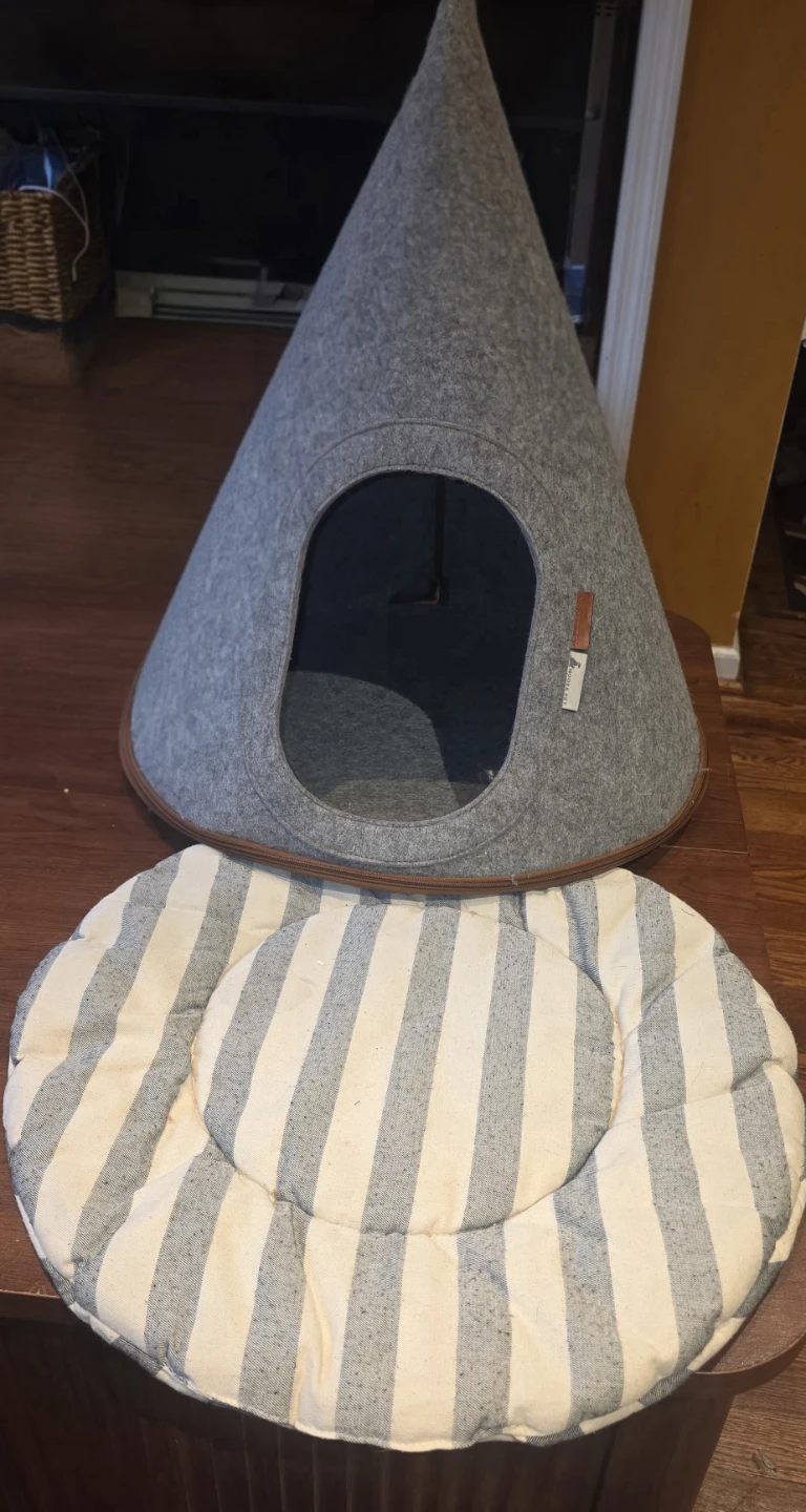 Grey Felt Cone Cat Tent Bed with Cushion