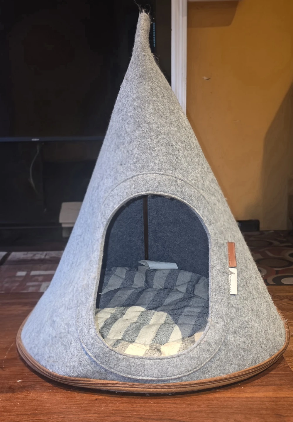 Grey Felt Cone Cat Tent Bed with Cushion - photo 5