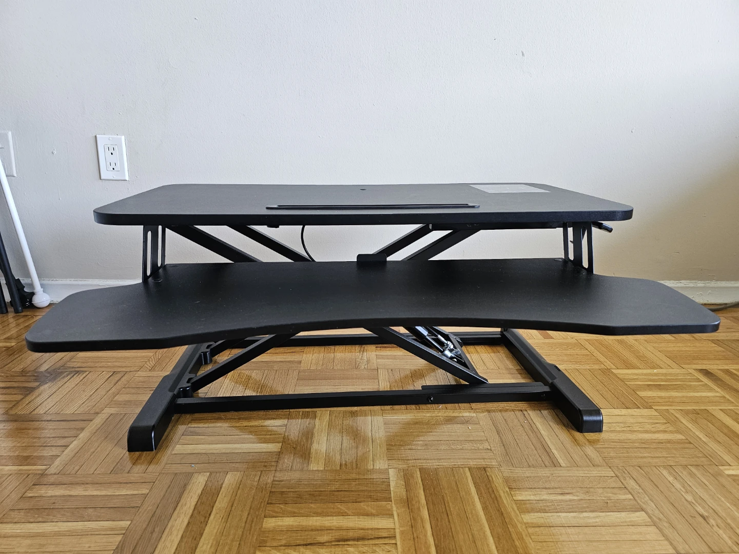 AmerMounts Standing Desk Converter