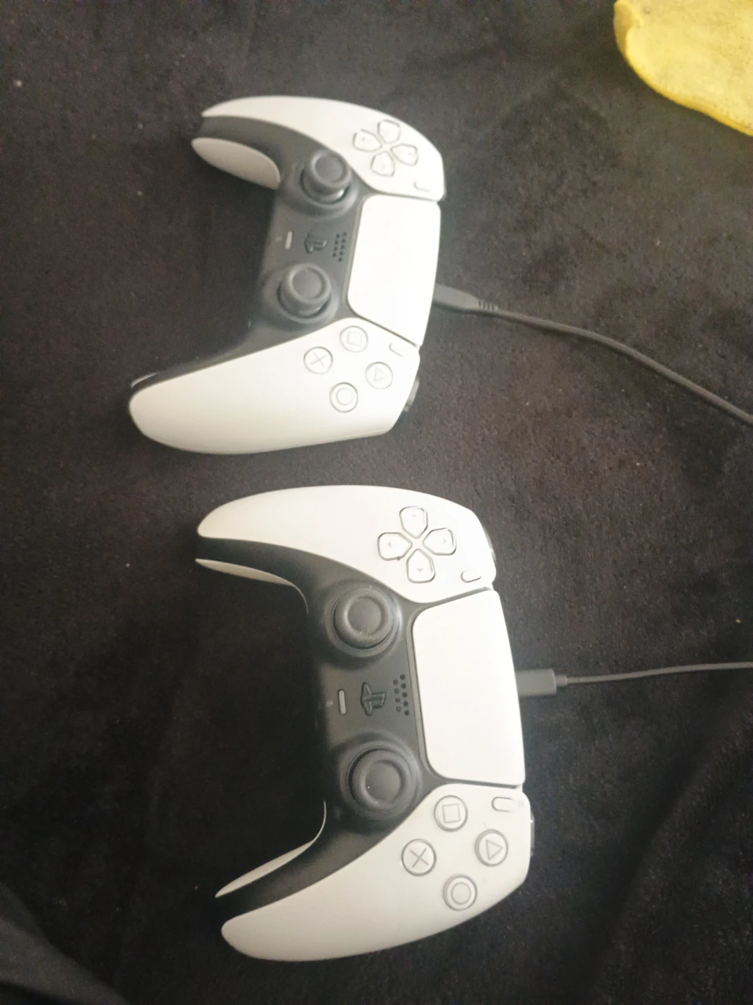 PlayStation 5 Console with 5 Games and 2 Controllers - photo 2