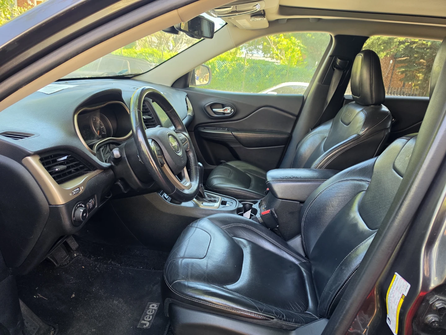 2015 Jeep Cherokee Limited SUV - photo 5