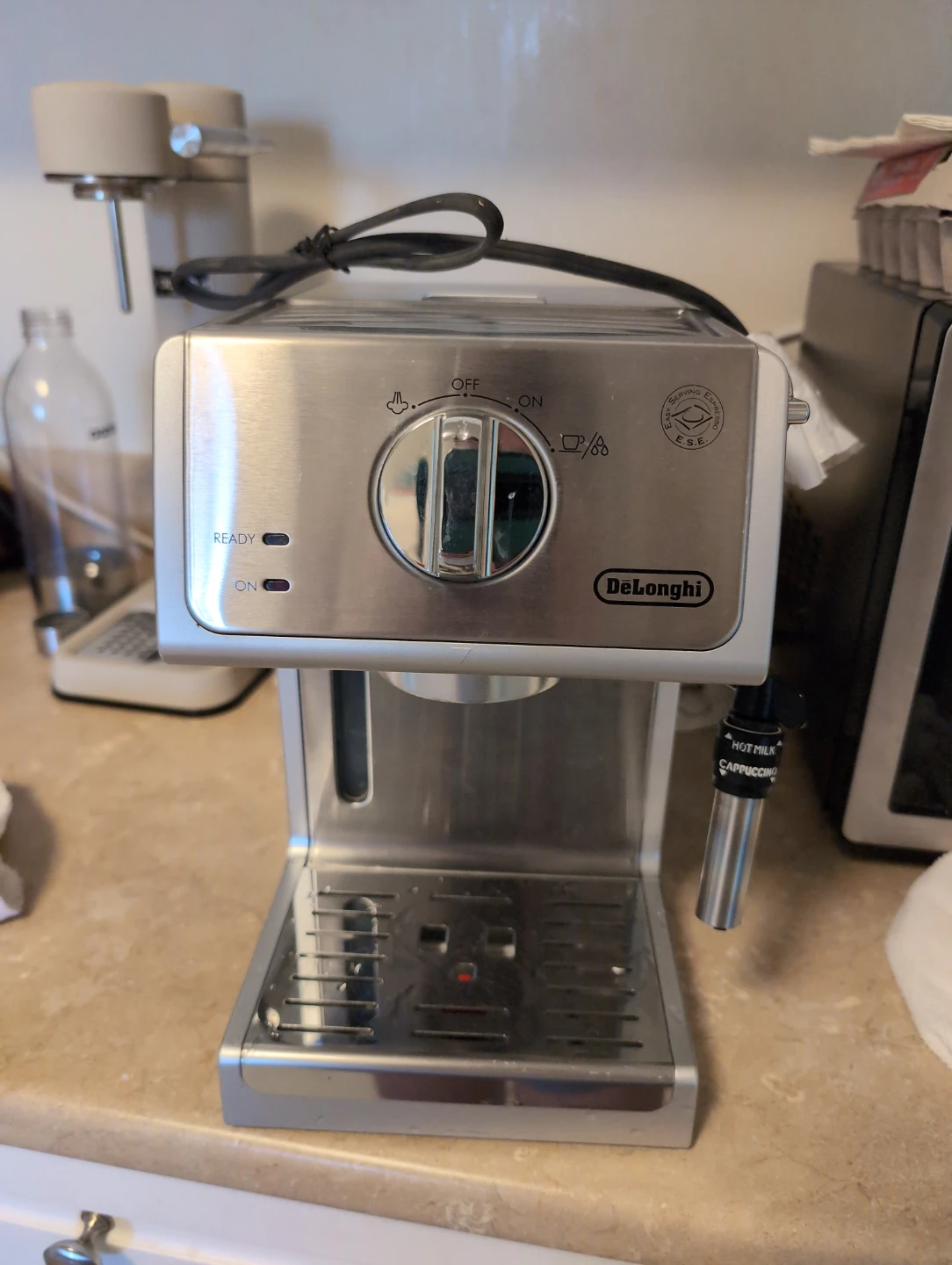 DeLonghi Espresso and Cappuccino Maker