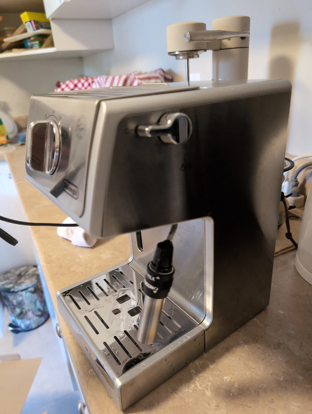 DeLonghi Espresso and Cappuccino Maker - photo 2