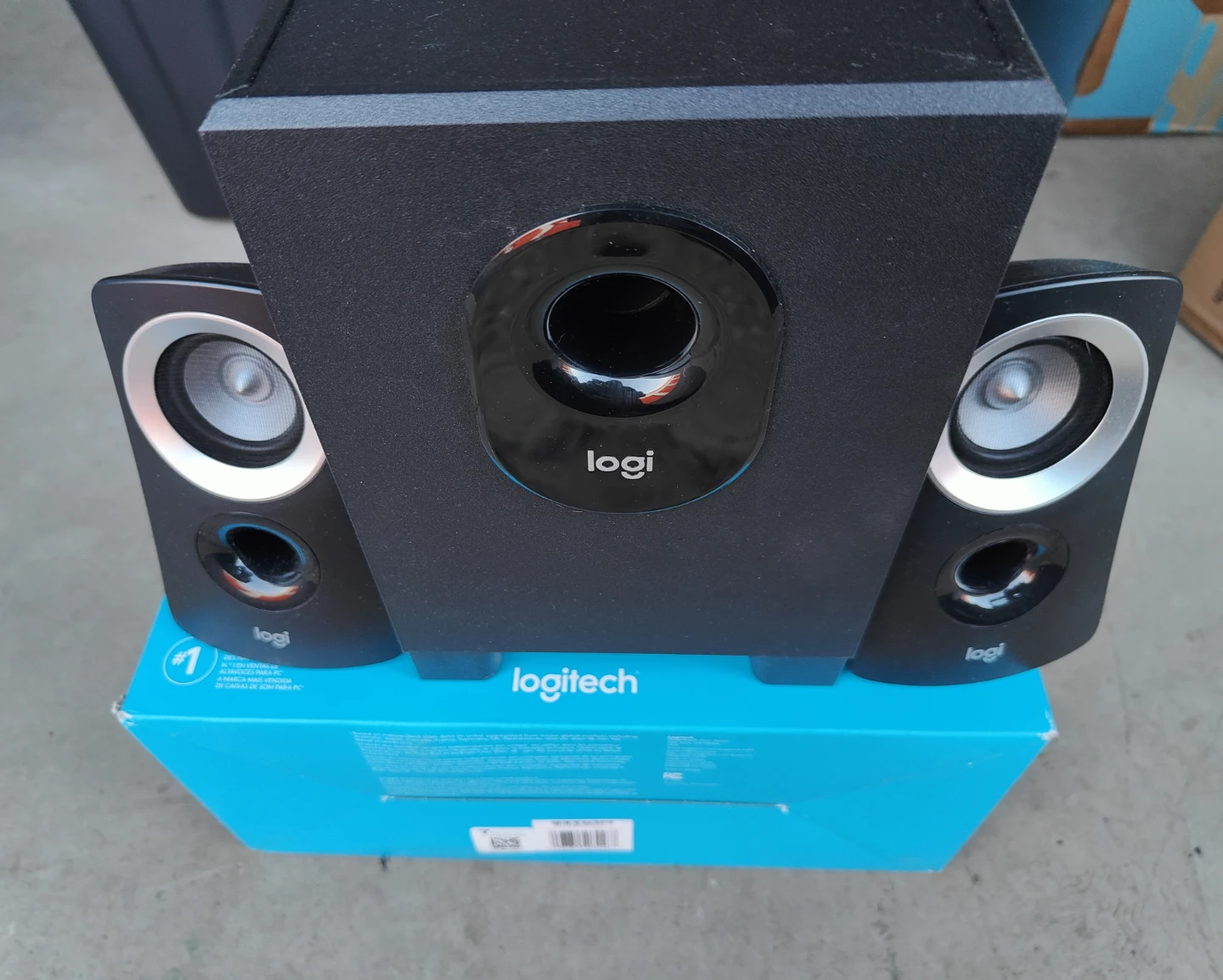 Logitech Z313 Speaker System, with subwoofer, 50 watts