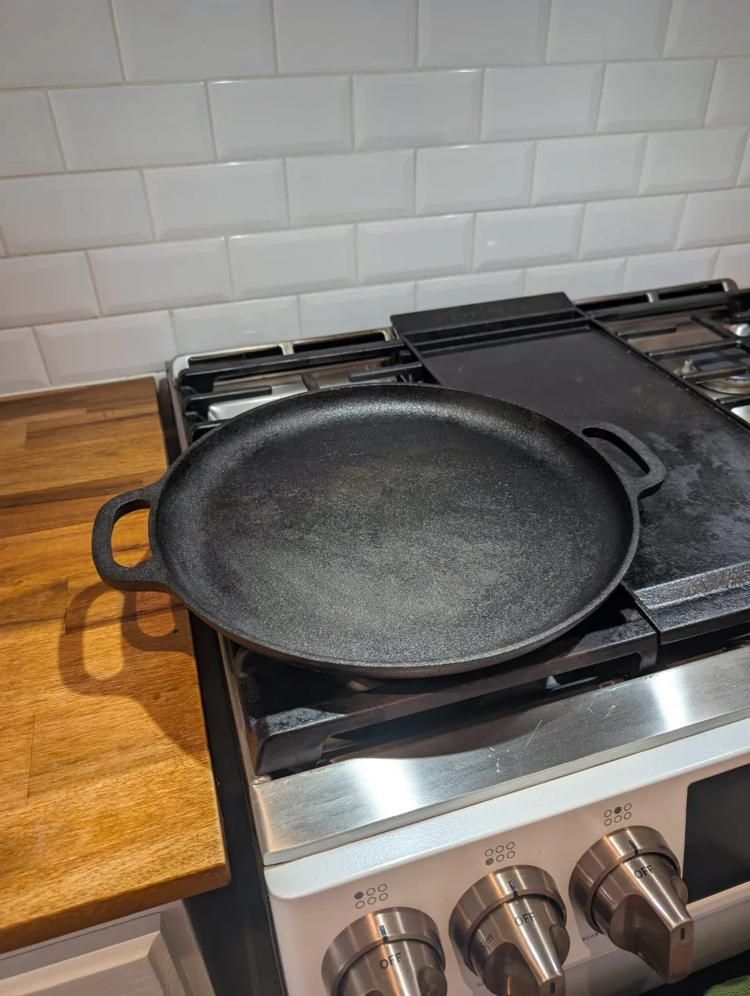 Cast Iron Round Griddle Skillet or Pizza Pan