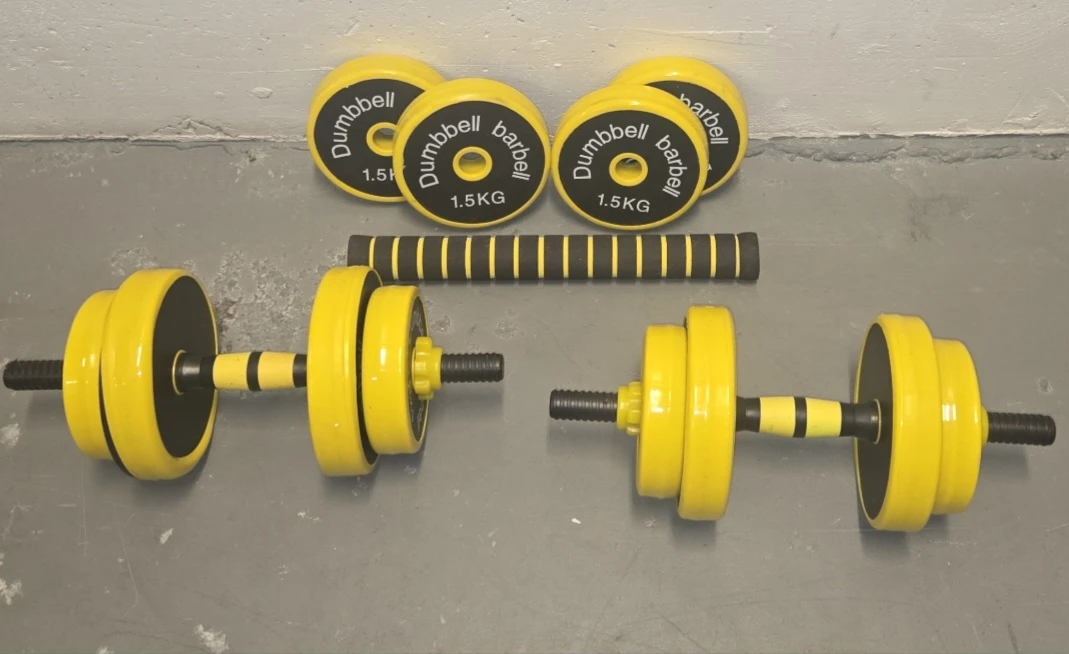 Adjustable Dumbbell Set with 4 x 1.5kg Plates - Yellow