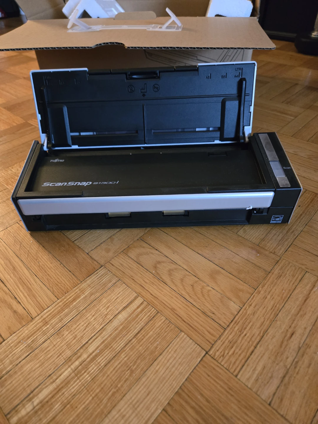 Fujitsu ScanSnap S1300i Document Scanner - photo 2