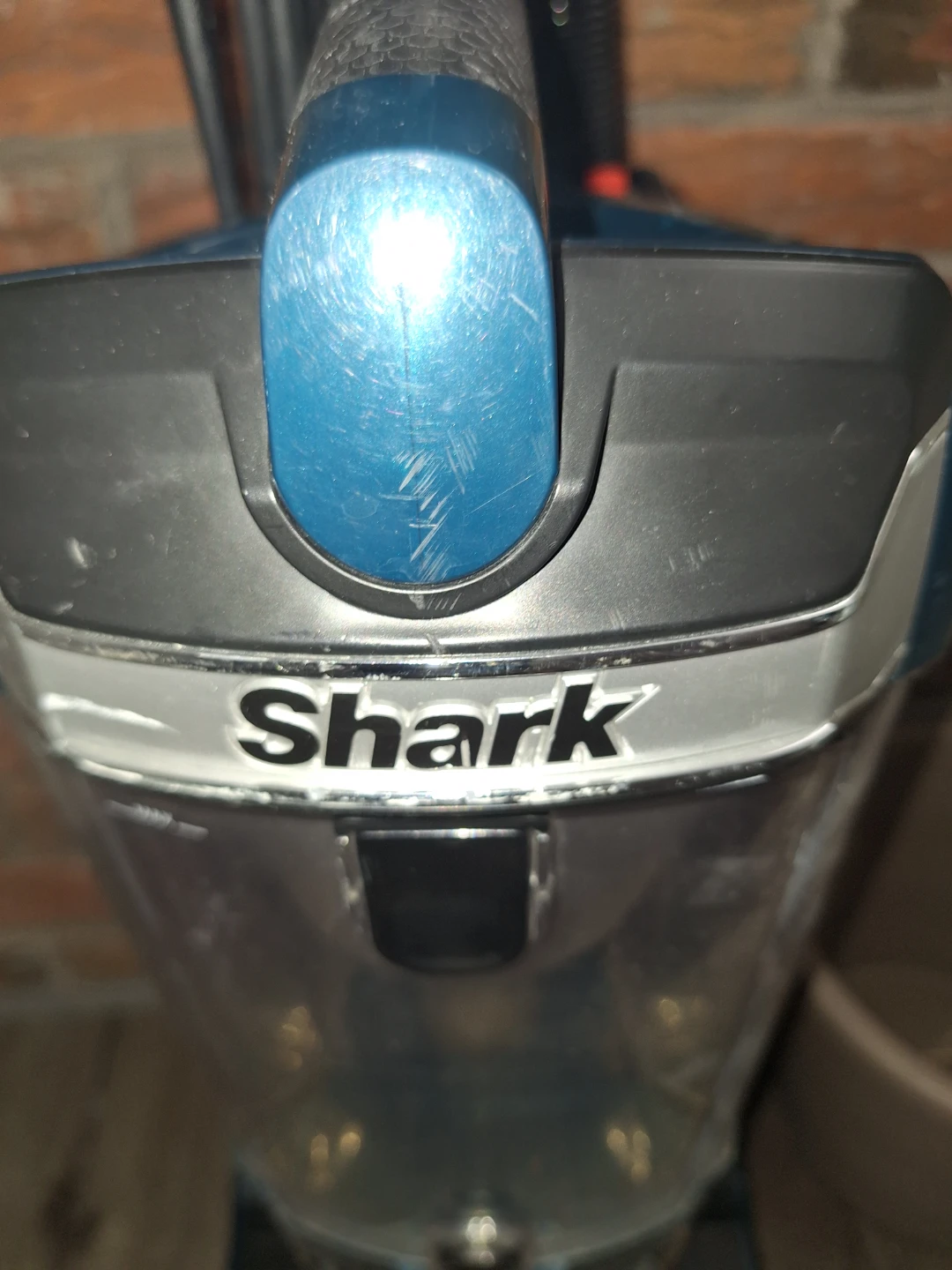 Shark Upright Vacuum Cleaner - photo 2