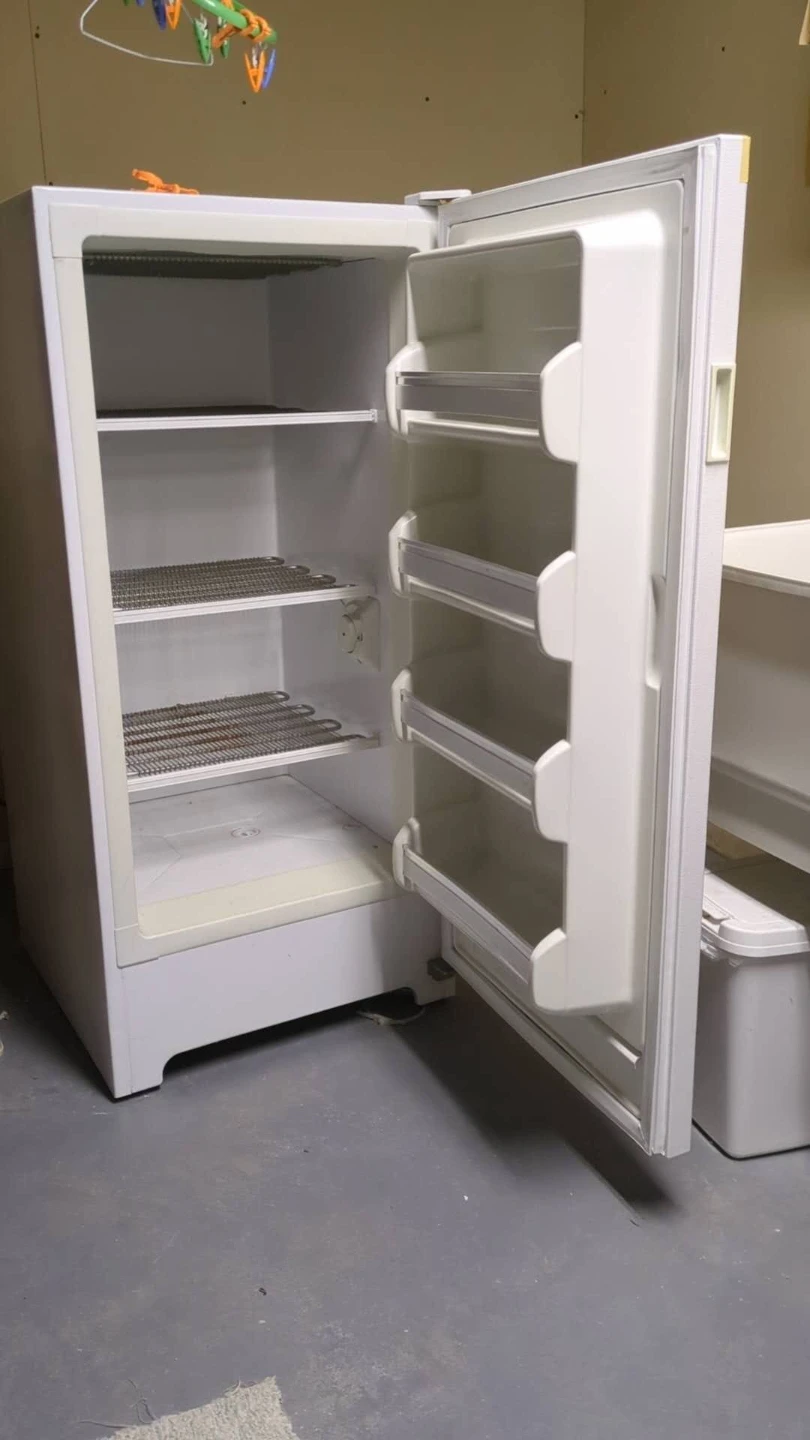 White Beau Mark Freezer