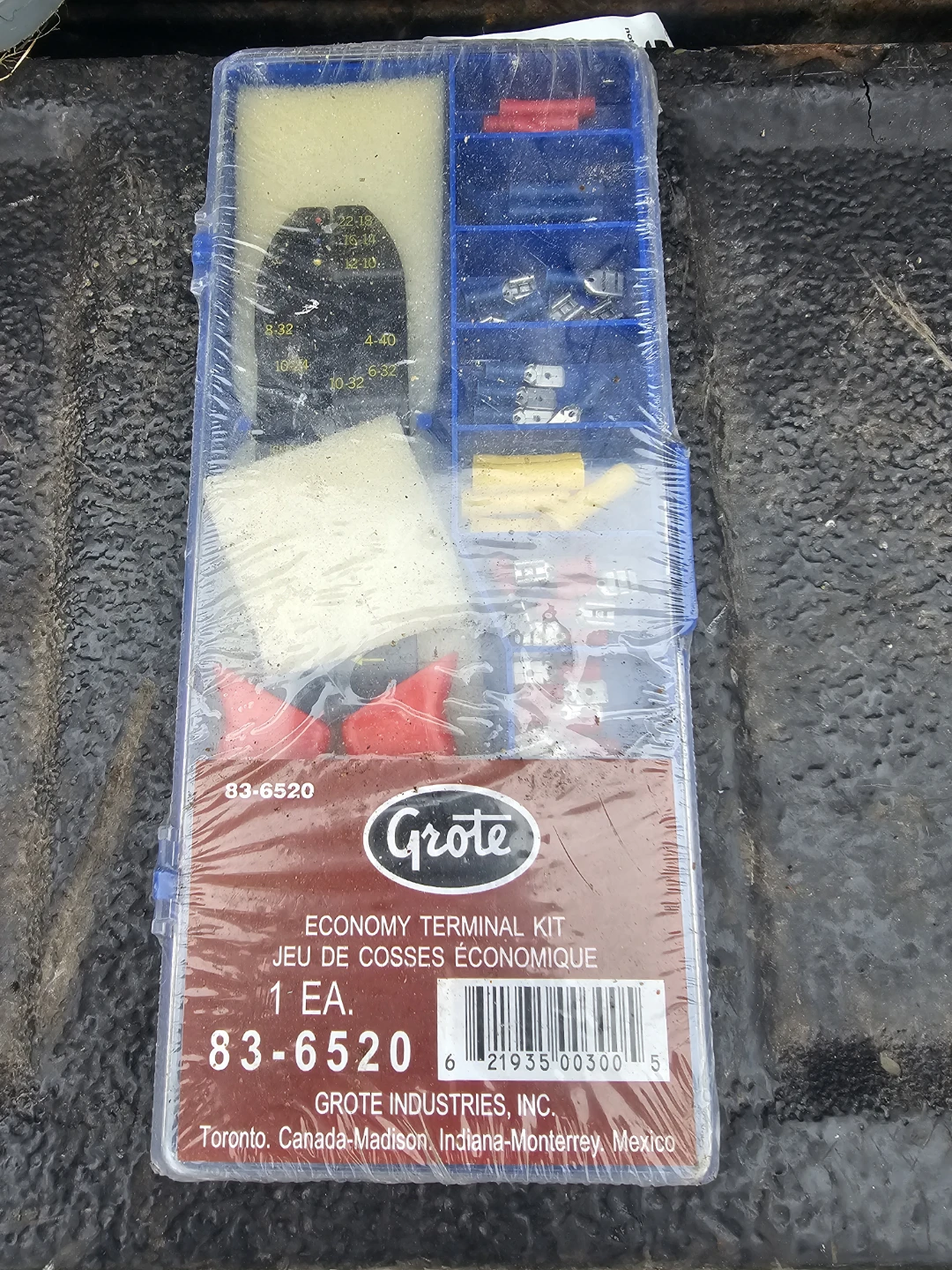 Various wire stripping kits